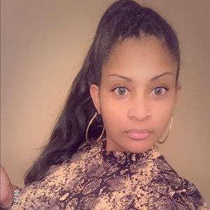 Meet your Posher, Angela